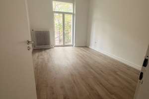 Attraktive 3,5-Zimmer-Wohnung mit Balkon in Düsseldorf-Bilk – frisch renoviert! – Erasmusstraße 7, 40223 Bilk, Düsseldorf – Vorschaubild 5