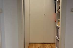 Stilvolle 2,5 Zimmer-Wohnung mit Balkon, EBK & Garage - möbliert, befristet (Option Übernahme) – Georgenstraße 140, 80797 Neuschwabing, München – Vorschaubild 10