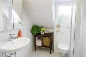 Traumhafte Dachgeschosswohnung mit Dachterrasse & Stellplatz – Stuttgart-Bad Cannstatt – Melanchthonstraße -, 70374 Schmidener Vorstadt, Stuttgart – Vorschaubild 5