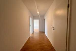 Geräumige 3,5-Zimmer-Wohnung mit Balkon in Schweinau zu vermieten – Olivenweg 50, 90441 Nürnberg – Vorschaubild 7