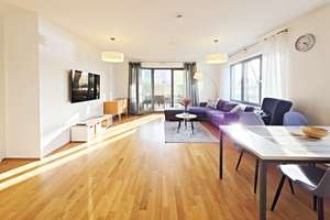 Barrierefreie 2-Zimmer-Garten-Wohnung mit Wasserblick, EBK, Fußbodenheizung und TG-Stellplatz!