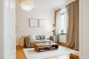 Sonnig. Saniert. Bezugsfrei. Mitten in der Stadt. Altbau in der Maxvorstadt: 3-Zimmer mit Balkon – Schellingstraße 32, 80799 Universität, München – Vorschaubild 4