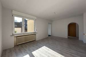 Geräumiges 10-Zimmer Reiheneckhaus in Duisburg-Aldenrade mit Garage – Die vollständige Adresse der Immobilie erhältst du vom Anbieter., 47179 Aldenrade, Duisburg – Vorschaubild 5