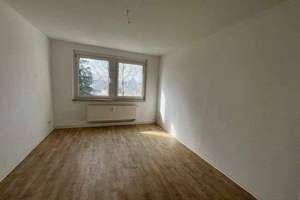 Balkon auf, Sonne rein.. Marienthal...helle, moderne 4 Zimmer-Wohnung mit Einbauküche .. sofort einz – Dr.-Wilhelm-Külz-Straße 3, 8060 Marienthal Ost, Zwickau – Vorschaubild 4