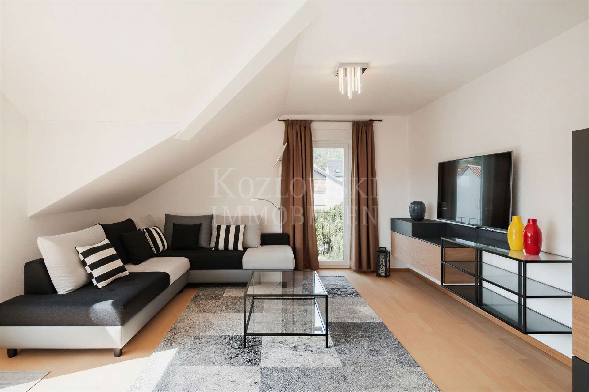 Immobilie in Deidesheim - Ganz oben mit Fernblick - Bezugsfreie Dachwohnung mit Sonnenterrasse! - Bild 1