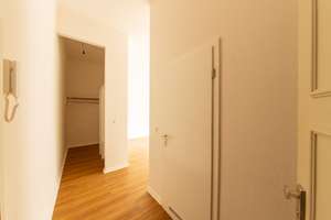 Bezugsfertiges möbliertes 1-Zi-Studio zw. Potsdam & Berlin: ONLINE BESICHTIGUNG MÖGLICH – Seeburger Chaussee 2 Haus 1, 14476 Groß Glienicke, Potsdam – Vorschaubild 6