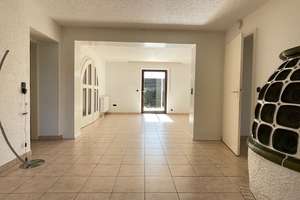 **  Großes EFH mit sep. zugänglicher ELW / Geschäftsbereich - TOP Lage  ** – Schillerstr. 21, 86356 Neusäß – Vorschaubild 10