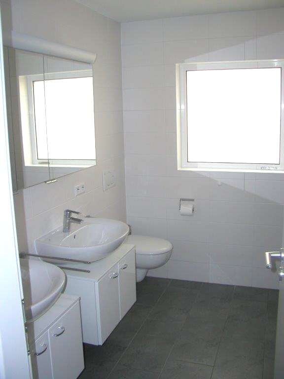 Immobilie in Holzgerlingen - Mitten im Zentrum  
Modernes 2-Familienhaus 
im Herzen von Holzgerlingen - Bild 0