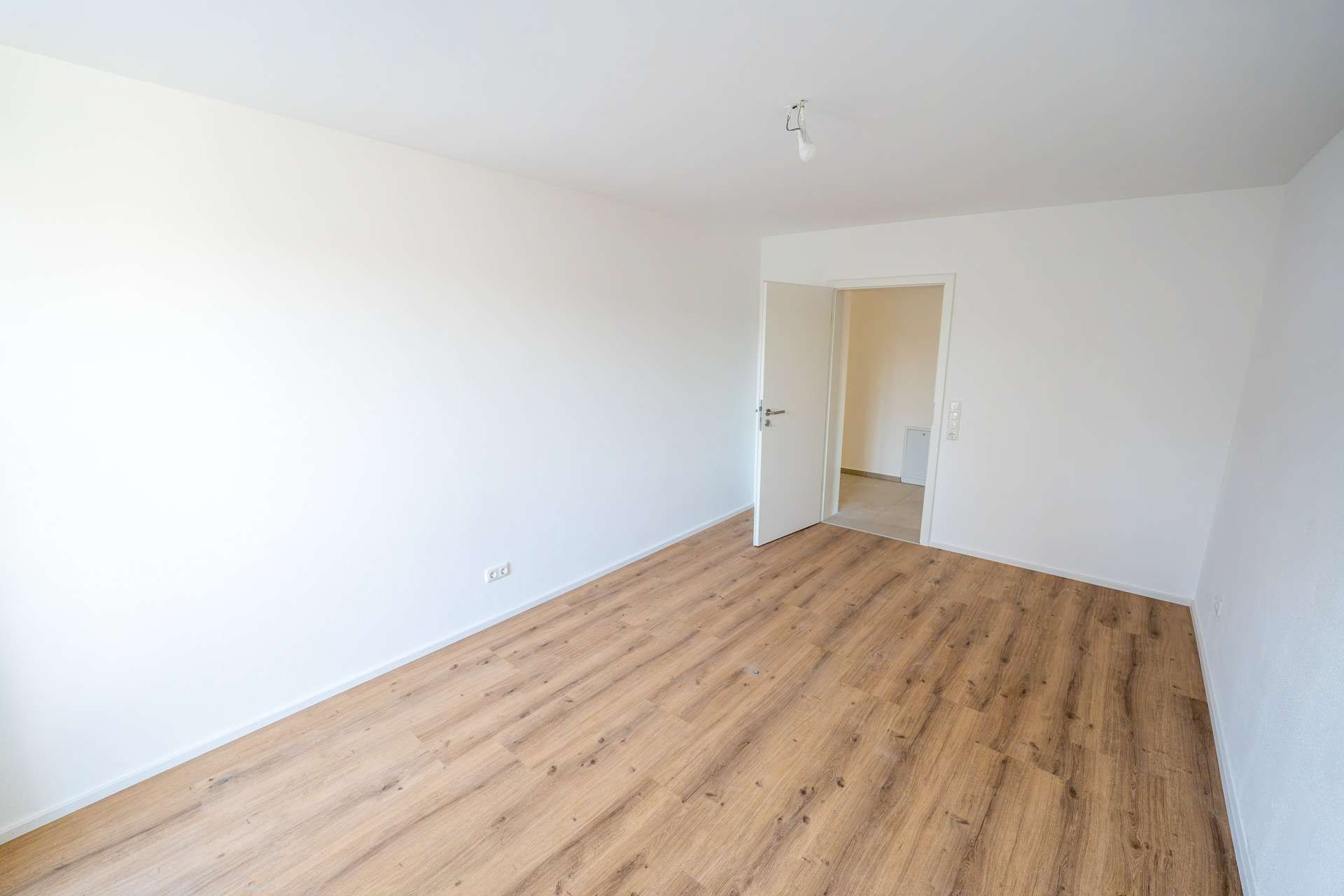 Immobilie in Taching am See - neuwertige komplettmodernisierte
5-Zimmer-Wohnung mit gr. Balkon
in Tengling am Waginger See - Bild 0