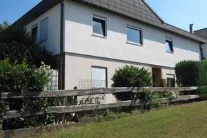 *Schöner familienfreundlicher Winkelbungalow mit separater Einliegerwohnung in ruhiger Wohnlage* – Reutlingen (Kreis) – Vorschaubild 1