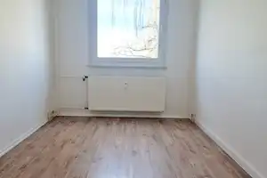 Nur wenige Stufen ins neue Wohnglück - sanierte 3 Zimmer Wohnung mit Balkon und EBK – Birkholzer Weg 8, 39128 Magdeburg – Vorschaubild 8