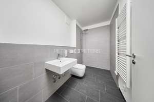 + Effiziente Neubauwohnung mit Terrasse in Rothenburgsort + Urban.Isle + – Billhorner Kanalstraße 64, 20539 Rothenburgsort, Hamburg – Vorschaubild 2