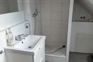 Sanierte Dachgeschoss-Wohnung zu vermieten | 2-Zimmer-Wohnung (70m²) – Blumenthalstr. 2-4, 90429 Himpfelshof, Nürnberg – Vorschaubild 4