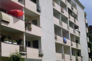 Provisionsfrei & Bezugsfrei: Frisch renovierte 2-Zi.-Wohnung mit Südbalkon & Aufzug