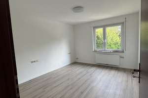 Große 4-Zimmer-Wohnung mit Balkon –Frisch renoviert NÄHE PORSCHE  – Gänsebergstraße 11, 70437 Rot, Stuttgart – Vorschaubild 3
