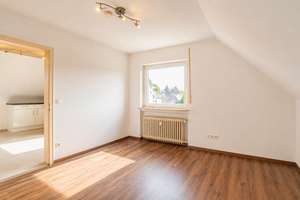 Gepflegte 3-Zimmer-Wohnung mit Balkon und Ausbaupotenzial im Speicher – 79108 Hochdorf, Freiburg im Breisgau – Vorschaubild 7