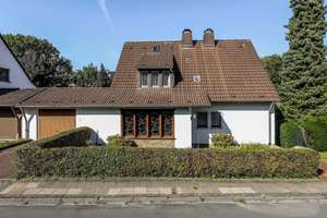 158 m² freist. Traumhaus + 763 m² Gartenparadies + 56 m² Büro + Garage in Top-Lage von Bergerhausen