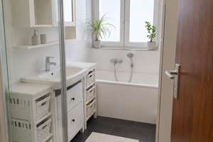 Sonnige Altbauwohnung in bester Citylage mit Garten und Balkon – Güterbahnhofstr. 26, 70806 Kornwestheim – Vorschaubild 3