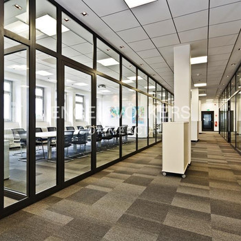 Modernes Arbeiten im Bauhaus-Ambiente