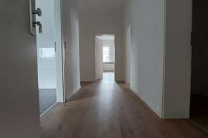 Mittendrin statt nur dabei! Frisch renovierte 3 Zimmerwohnung mit 114,41 m² im Dachgeschoss – Havensteinstr. 54, 46045 Altstadt-Mitte, Oberhausen – Vorschaubild 2