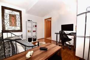Lichtdurchflutete Garten-Maisonettewohnung in ruhiger Lage -
Wohnen in einer kleinen Wohnanlage! – Die vollständige Adresse der Immobilie erhältst du vom Anbieter., 80935 Lerchenau-Ost, München – Vorschaubild 10