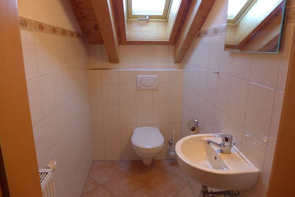 Immobilie in Benediktbeuern - 3-Zimmer Dachgeschosswohnung in Benediktbeuern mit Garage - Bild 4