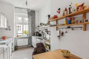 Prenzlauerberg: Sonnige 2-Zimmer-Altbauwohnung im Helmholtzkiez - keine Sperrfrist – Die vollständige Adresse der Immobilie erhältst du vom Anbieter., 10439 Prenzlauer Berg, Berlin – Vorschaubild 5