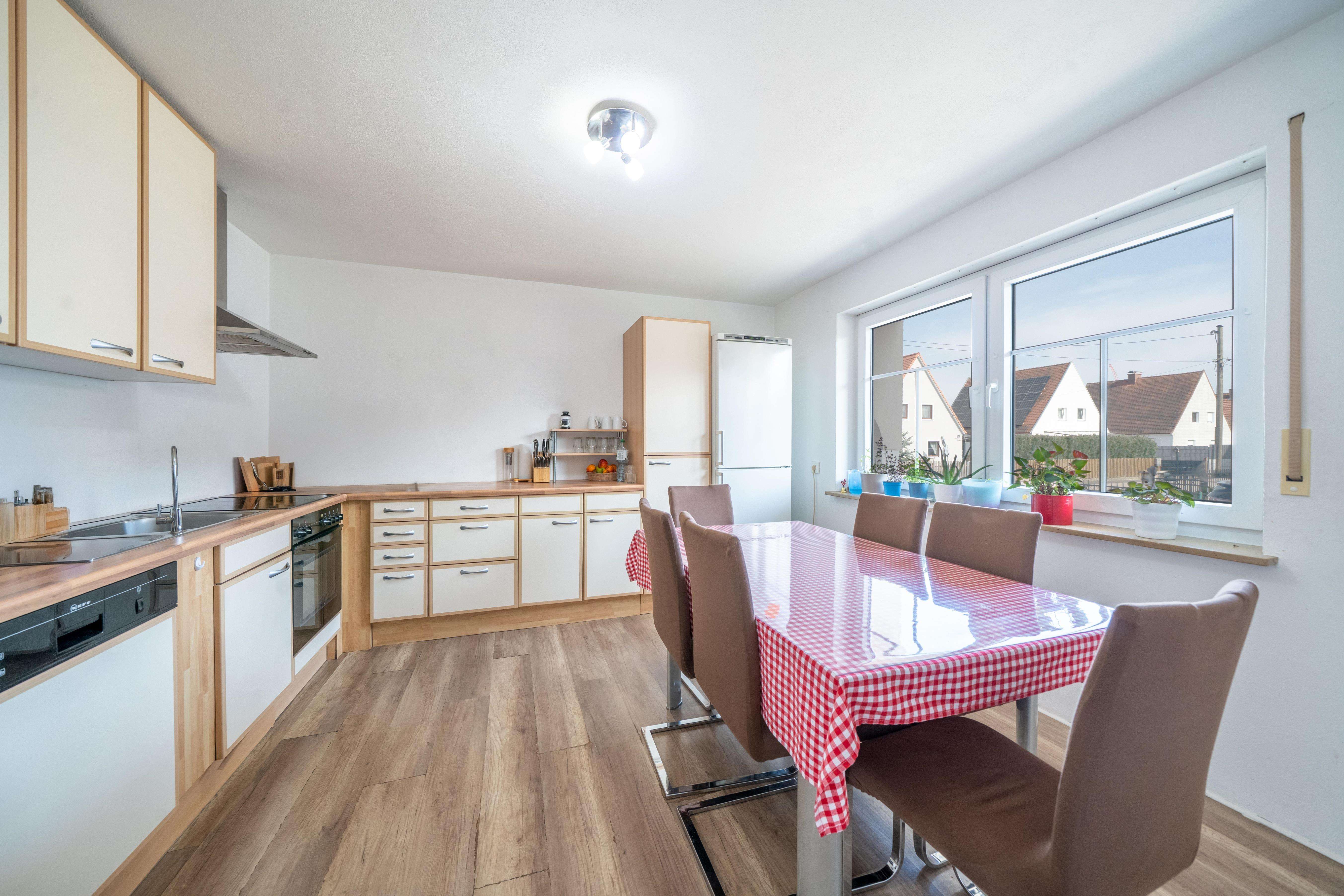 Immobilie in Waidhofen - Mindestgebot 400.000 € - Attraktives 3-Parteien-Haus mit Charakter - Bild 0