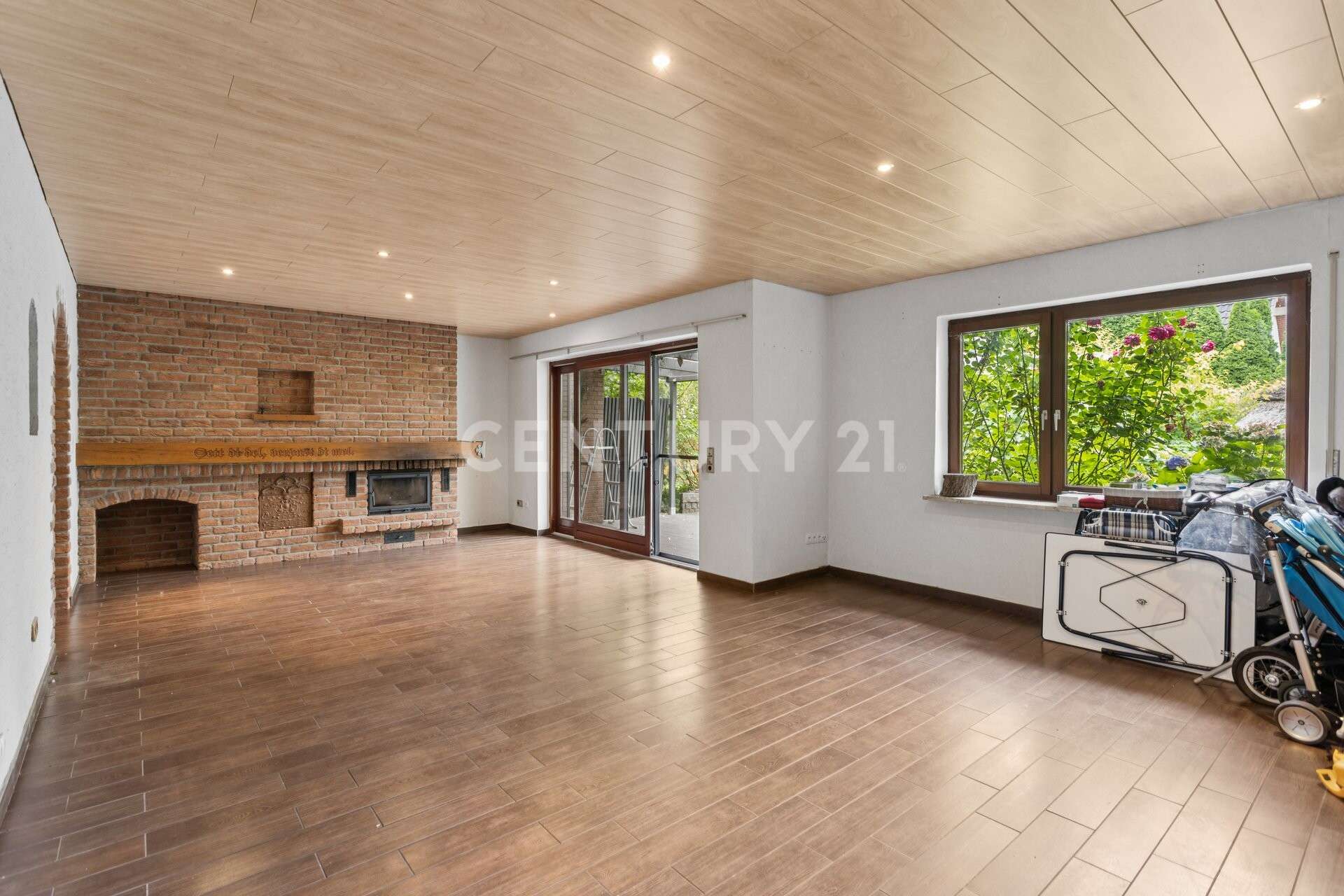 Immobilie in Bassum - ** Zweifamilienhaus mit Vollkeller ** - XL Haus bietet Platz für jeden - Bild 0