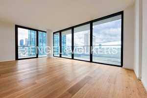 Exklusive Zwei-Zimmer-Wohnung im Eden Tower mit atemberaubendem Ausblick – Frankfurt am Main – Vorschaubild 1
