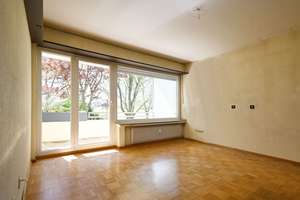 Wohnung statt Haus: 4-Zimmer-Wohnung mit zwei Badezimmern, Sonnenloggia und einem Stellplatz
