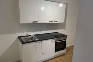 Komplett saniertes Apartment mit neuer Einbauküche im Klinikviertel