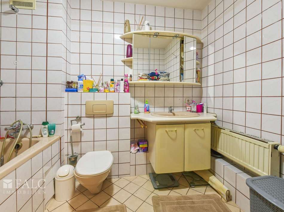 Bad mit Badewanne