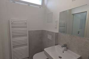 Sanierte Wohnung im Westend mit Einbauküche! – Spandauer Damm 181-183, 14050 Westend, Berlin – Vorschaubild 5