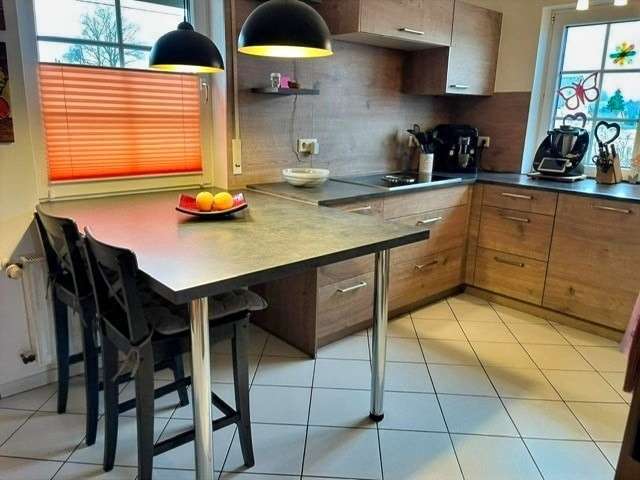 Immobilie in Pillig - Einfamilienhaus mit ELW – Wohnen zwischen Licht, Ruhe und Weite - Bild 1