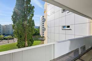 3-Zimmer-Hochhaus-Wohnung mit jeglichem Komfort in Stuttgart Möhringen-Nord – Die vollständige Adresse der Immobilie erhältst du vom Anbieter., 70567 Möhringen-Nord, Stuttgart – Vorschaubild 11