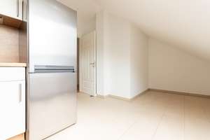 Attraktive Wohnung im Dachgeschoss mit Einbauküche | ebenerdige Dusche | Parkettboden | Aufzug – William-Zipperer-Straße 81, 4179 Altlindenau, Leipzig – Vorschaubild 4