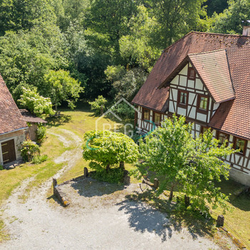 Idyllisches Fachwerkhaus mit Atelier, Scheune und Naturgrundstück