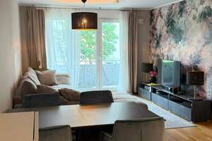 BEFRISTET auf 3J. - Stilvolle 2-Zimmer-Whg mit Balkon, EBK und Eichenparkett in München-Bogenhausen – Hochstiftsweg 19, 81925 Oberföhring, München – Vorschaubild 9