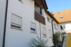 Provisionsfrei* Doppelhaushälfte mit zwei separaten Wohneinheiten, Stellplätzen, Balkon und Terrasse