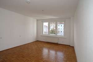 Großer Balkon und Einbauküche... – Zschopauer Straße 58C, 9111 Zentrum, Chemnitz – Vorschaubild 3