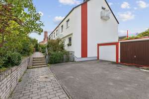 Gepflegtes RMH, ideal für eine Familie mit Terrasse, Balkon, Garage in Nürnberg-Reichelsdorf – Die vollständige Adresse der Immobilie erhältst du vom Anbieter., 90453 Reichelsdorf, Nürnberg – Vorschaubild 2