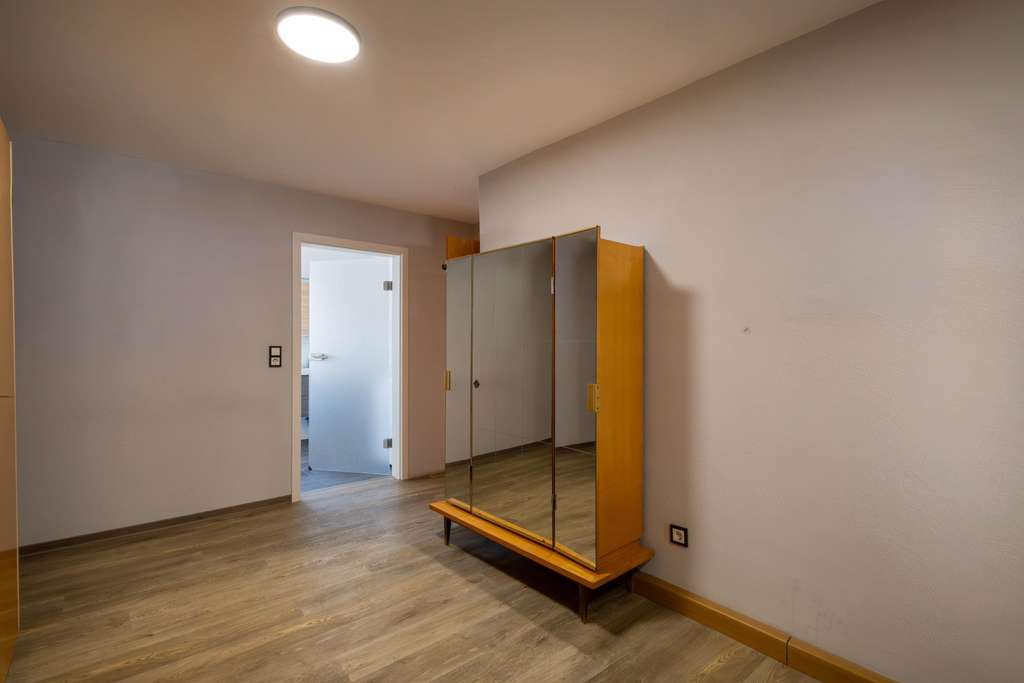 Immobilie in Waldmohr - Wohn- und Geschäftshaus mit vermieteter Gewerbeeinheit - Bild 4