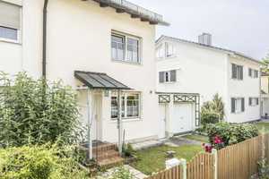 Charmantes Reiheneckhaus mit Ausbaupotential und herrlichem Südwest-Garten – München – Vorschaubild 2
