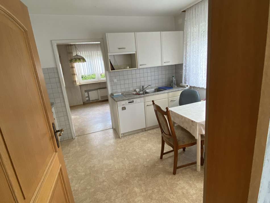 Küche mit Blick ins Esszimmer
