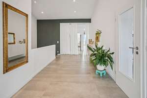 Design trifft Weitblick – 
Architekturjuwel mit Pool und Panorama! – Die vollständige Adresse der Immobilie erhältst du vom Anbieter., 66802 Überherrn – Vorschaubild 2