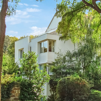 Stilvolles ,,Haus-im Haus'' mit Garten am Südpark