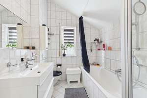 Stilvolles Wohnen auf zwei Ebenen – Willkommen in Ihrem neuen Zuhause! – Die vollständige Adresse der Immobilie erhältst du vom Anbieter., 85051 Süd, Ingolstadt – Vorschaubild 13