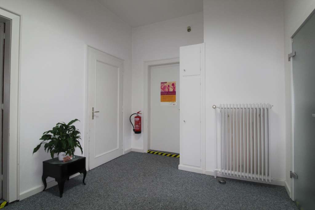 Immobilie in Brake - Großzügiges Wohn- / Geschäftshaus mit viel Potential in zentraler Lage - Bild 3