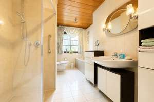 • Exklusiver BUNGALOW mit giebelhohen Decken, Kamin & wohnlichem Souterrain in gehobener Lage... – Die vollständige Adresse der Immobilie erhältst du vom Anbieter., 41238 Giesenkirchen-Mitte, Mönchengladbach – Vorschaubild 12